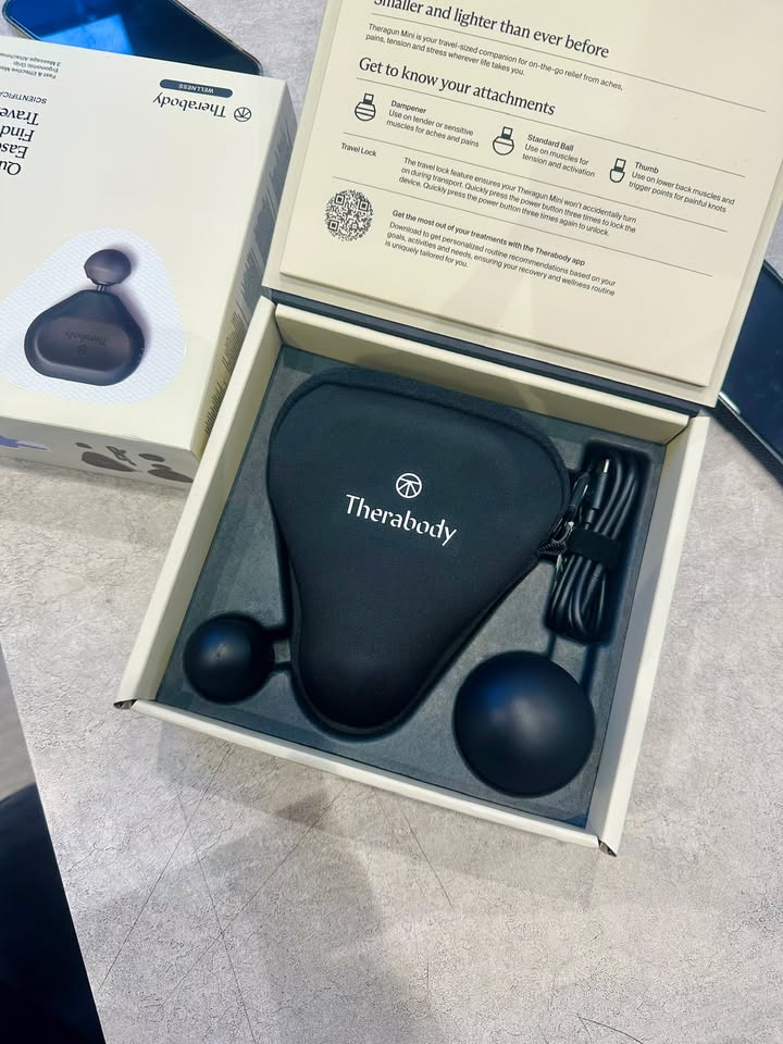 ???????? HỎA TỐC QUẬN 1: GIAO NGAY "SPA MINI BỎ TÚI" CHO CHỊ KHÁCH XINH ĐẸP! ✨???? Therabody Theragun Mini (Gen 3) — “Trợ lý hồi phục cơ bắp” bỏ túi vừa vặn cho các quý cô hiện đại: ???? Nhỏ gọn chuẩn lifestyle: Thiết kế công thái học hình tam giác đặc trưng, trọng lượng nhẹ tênh chỉ hơn 400g, nằm gọn gàng trong túi xách đi làm hay túi gym mà không chiếm diện tích. ⚡ Liệu pháp gõ xung lực chuyên sâu (Percussive Therapy): Tác động sâu vào các mô cơ, nhanh chóng giải tỏa cảm giác căng cứng ở cổ, vai gáy sau hàng giờ ngồi máy tính hay làm dịu bắp chân mỏi nhừ chỉ sau 2–3 phút. ???? Êm ái với công nghệ QuietForce: Máy vận hành cực kỳ tĩnh lặng, thoải mái thư giãn ngay tại bàn làm việc hay quán cà phê mà không ngại làm phiền xung quanh. ???? Pin bền bỉ & sạc USB-C tiện lợi: Thời lượng sử dụng lên đến 120 phút, đồng hành linh hoạt từ ngày làm việc bận rộn đến những chuyến du lịch cuối tuần. ???? Thiết kế sang trọng, tinh tế: Phụ kiện chăm sóc sức khỏe vừa cao cấp vừa nâng tầm phong cách sống năng động. ???? Ưu đãi giao hàng: Nhắn tin ngay cho shop để được tư vấn các đầu massage phù hợp và nhận máy giao hỏa tốc 1–2 giờ tận tay tại Quận 1 nhé! ???????? ⚡ Hàng sẵn – Giao hàng nhanh toàn quốc. ???? Anh/chị nào ở TP HCM muốn trải nghiệm sản phẩm? ???? Liên hệ ngay Shop Cello để được tư vấn và giao tận nơi! ???? Inbox ngay cho Cello để được tư vấn thêm các sản phẩm nhé! ------------------------------- ©️Cello Technology ???? 13 Nguyễn Văn Tráng, Phường Bến Thành, Quận 1, TP.HCM ???? 0888054168 ???? www.cello.vn ???? support@cello.vn bình luận để Cello tư vấn chi tiết và báo giá ưu đãi nhất cho bạn