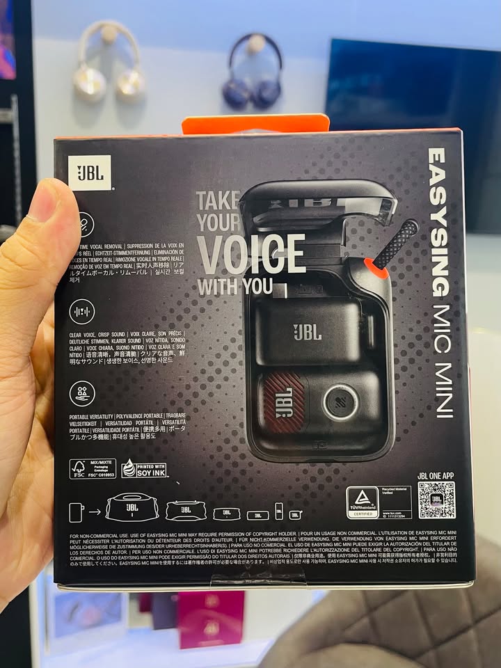 ???? HÀNG MỚI CẬP BẾN: SIÊU PHẨM MINI MICROPHONE JBL EASYSING ĐÃ CÓ MẶT! ???? Bật nhạc lên là thành sân khấu – Nhỏ gọn trong lòng bàn tay nhưng chất âm JBL thì không đùa được đâu! Team mê ca hát, thích quẩy tiệc tùng hay đi du lịch cuối tuần nhất định không thể bỏ qua em này. ✨ Điểm danh những lý do JBL EasySing Mic Mini đáng tậu ngay: Thiết kế siêu nhỏ gọn, thời thượng: Cầm đầm tay, bỏ túi mang đi khắp nơi, từ phòng ngủ ra xe hơi hay các buổi picnic dã ngoại. Chất âm JBL chuẩn chỉnh: Xử lý giọng hát mượt mà, lọc tạp âm tốt, nâng tone tự nhiên không lo vỡ tiếng. Kết nối không dây nhanh chóng: Tương thích mượt mà với điện thoại, máy tính bảng, loa Bluetooth chỉ trong vài giây. Pin trâu, hát thả ga: Sẵn sàng cho những buổi tụ họp kéo dài không ngắt quãng. Cam kết hàng chính hãng 100% – Bảo hành uy tín. ???? Số lượng đợt này về có hạn! Nhắn tin ngay cho shop hoặc để lại bình luận bên dưới để nhận báo giá và ship liền tay nhé! ???? Anh/chị nào ở TP HCM muốn trải nghiệm sản phẩm? ???? Liên hệ ngay Shop Cello để được tư vấn và giao tận nơi! ???? Inbox ngay cho Cello để được tư vấn thêm các sản phẩm nhé! ------------------------------- ©️Cello Technology ???? 13 Nguyễn Văn Tráng, Phường Bến Thành, Quận 1, TP.HCM ???? 0888054168 ???? www.cello.vn ???? support@cello.vn bình luận để Cello tư vấn chi tiết và báo giá ưu đãi nhất cho bạn