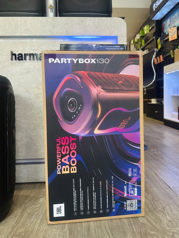 ⚡️ HOẢ TỐC JBL PARTYBOX 130 VỀ VỚI ANH KHÁCH QUẬN 8! ⚡️???? Khách alo một tiếng "Giao gấp em PartyBox 130 mới ra mắt cho anh quẩy tối nay!", Cello lên đơn cho xe lăn bánh hỏa tốc sang tận Quận 8 bàn giao tận tay ngay và luôn! Thế hệ mới JBL PartyBox 130 có gì mà khiến tín đồ âm thanh "đứng ngồi không yên"? Công suất nâng cấp bùng nổ: Bass đập uy lực, chất âm JBL Original Pro Sound sống động vượt trội. Hệ thống đèn LED xịn mịn: Hiệu ứng ánh sáng cảm biến theo nhịp điệu nhạc cực phiêu, biến mọi không gian thành bữa tiệc thực sự. Thời lượng pin bền bỉ: Pin trâu quẩy thả ga, hỗ trợ tính năng thay pin rời cực tiện lợi cho những chuyến đi xa. Hỗ trợ kết nối micro & nhạc cụ: Cắm mic hát Karaoke hay gảy guitar cực phê. Chống nước chuẩn tiện lợi: Yên tâm mang ra sân vườn, hồ bơi hay tiệc ngoài trời. Cảm ơn anh khách Quận 8 đã tin tưởng và chọn Cello là nơi trải nghiệm siêu phẩm mới nhất. Chúc anh cùng bạn bè có một đêm tiệc bùng nổ âm nhạc! ❤️ ???? SẮM LOA MỚI - GIAO HỎA TỐC NỘI THÀNH TP.HCM Inbox Cello ngay để nhận báo giá ưu đãi nhất cho dòng PartyBox 130! Giao nhanh 2H – Kiểm tra hàng & thanh toán tận nơi. Cam kết chính hãng 100% – Bảo hành đầy đủ. ⚡ Hàng sẵn – Giao hàng nhanh toàn quốc. ???? Anh/chị nào ở TP HCM muốn trải nghiệm sản phẩm? ???? Liên hệ ngay Shop Cello để được tư vấn và giao tận nơi! ???? Inbox ngay cho Cello để được tư vấn thêm các sản phẩm nhé! ------------------------------- ©️Cello Technology ???? 13 Nguyễn Văn Tráng, Phường Bến Thành, Quận 1, TP.HCM ???? 0888054168 ???? www.cello.vn ???? support@cello.vn bình luận để Cello tư vấn chi tiết và báo giá ưu đãi nhất cho bạn #JBLPartybox130 #JBLVietnam #GiaoHangHoaToc #Cello #LoaJBL #Quan8 #AmThanhChinhHang