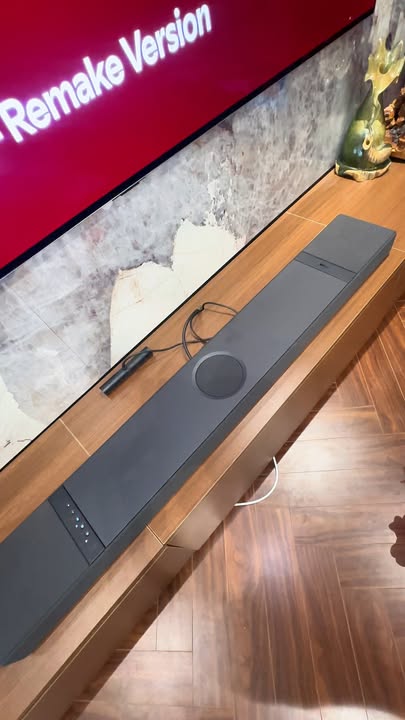 SOUNDTEST KEF XIO TRỰC TIẾP TẠI GIA: KHI KHÔNG GIAN SỐNG BIẾN THÀNH PHÒNG HÁT THÍNH PHÒNG! ????✨???? Có những trải nghiệm âm thanh mà chỉ khi đặt đúng vào không gian sống thực tế, ta mới cảm nhận hết được sự tinh tế và đẳng cấp của nó. Chiều nay, đội ngũ Cello đã có mặt tại tư gia của một anh khách yêu nhạc để tiến hành set-up và soundtest thực tế siêu phẩm KEF XIO! Sau khi kỹ thuật viên Cello hoàn tất các bước định vị củ loa, đo đạc khoảng cách và tối ưu âm học phòng, bản nhạc Jazz quen thuộc được cất lên... Cả căn phòng dường như chìm đắm trong một không gian âm nhạc đa chiều, rộng mở và cực kỳ sống động! ???? CẢM NHẬN THỰC TẾ TRONG BUỔI SOUNDTEST KEF XIO: Trường âm mở rộng bất ngờ: Nhờ công nghệ củ loa Uni-Q độc quyền, âm thanh phân tán đồng đều khắp căn phòng. Dù ngồi ở sofa chính diện hay di chuyển sang góc đọc sách, chất âm vẫn giữ nguyên độ chi tiết mà không hề bị hụt dải. Vocal ngọt ngào, giàu cảm xúc: Giọng ca sĩ được tái hiện nổi bật ở vị trí trung tâm, trong trẻo và có độ dày tự nhiên, cảm giác chân thực như đang nghe hát live ngay trước mắt. Dải bass gọn gàng, kiểm soát tốt: Âm trầm sâu lắng, nảy và dứt khoát, hoàn toàn không có hiện tượng ù rền hay cộng hưởng khó chịu với tường nhà. Thẩm mỹ hoàn hảo: KEF XIO đặt lên kệ vừa vặn như một điểm nhấn kiến trúc sang trọng, tôn lên nét hiện đại và tinh tế cho toàn bộ căn phòng. Khoảnh khắc thấy anh khách gật gù tâm đắc và nở nụ cười hài lòng ngay khi nghe thử những giai điệu đầu tiên chính là niềm hạnh phúc lớn nhất của đội ngũ Cello! ???? Cello xin gửi lời cảm ơn chân thành đến anh đã tin tưởng dịch vụ hỗ trợ demo, lắp đặt và cân chỉnh âm thanh tận nơi của Cello. ???? Quý khách hàng đang phân vân chưa biết mẫu loa nào sẽ hợp nhất với diện tích và gu thưởng thức tại nhà mình? Inbox ngay cho Cello để được tư vấn giải pháp âm thanh chuẩn chỉ và đặt lịch trải nghiệm thực tế ngay hôm nay! #Cello #KEF #KEFXIO #Soundtest #HiFiAudio #UniQ #TraiNghiemAmThanh #SetupTaiNha #AudioExperience